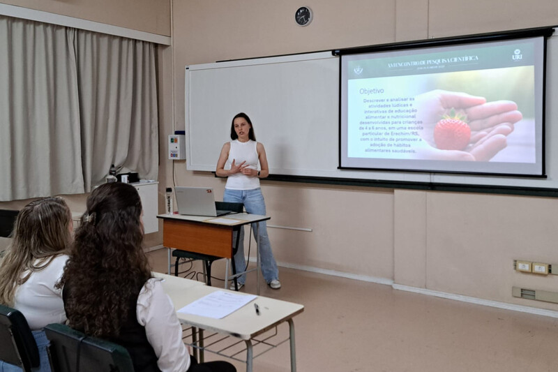 Acadêmicos participam do XVI Encontro e Pesquisa em Nutrição da URI Erechim