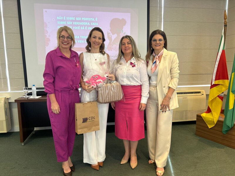 CDL Mulher Erechim promove café da manhã em homenagem ao Outubro Rosa