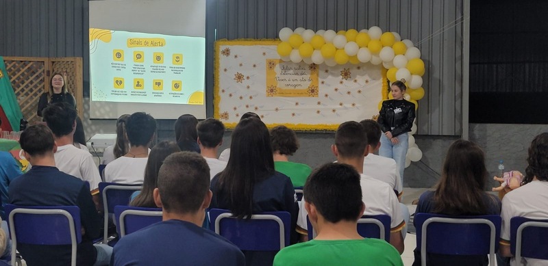 Acadêmicas de Enfermagem da URI realizam atividade em Paulo Bento