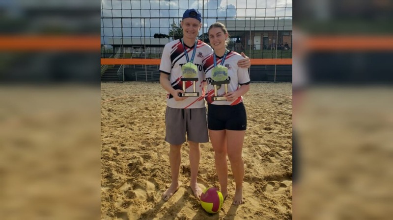 PECCIN conquista o título de campeã no Vôlei de Praia Dupla Mista dos Jogos Industriários 2025