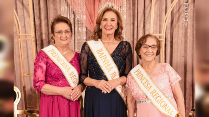 Noeli Vial Barp é coroada Rainha Regional da Melhor Idade no 34º Baile em Getúlio Vargas