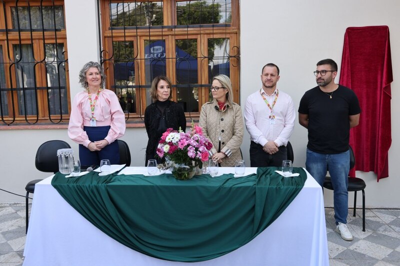 Governo do Estado entrega obra de revitalização de prédio da 15ª CRE e da  CROP