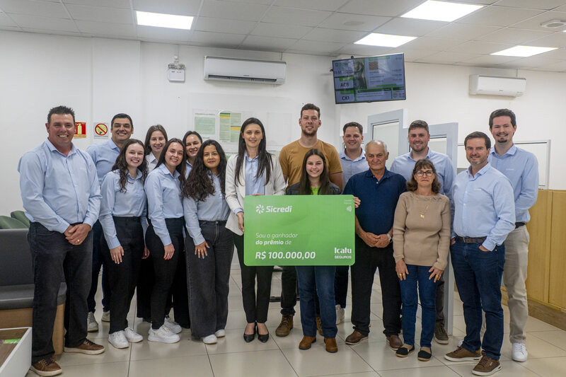 Jovem de 22 anos é contemplada com prêmio de R$ 100 mil por seguro de vida no Sicredi