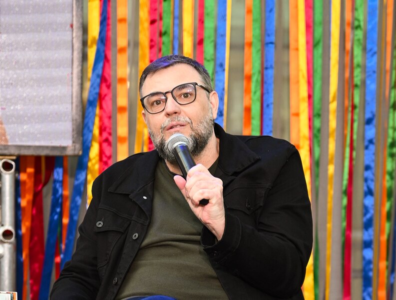 Professor da URI, Fabiano Grazioli, lança obra juvenil na Feira do Livro de Porto Alegre