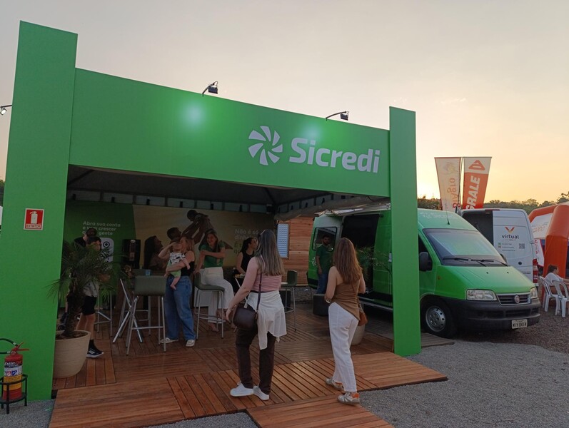 Sicredi marca presença na 34ª Expoara