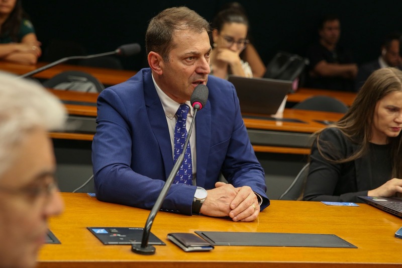 Lei que proíbe a reconstituição do leite em pó no RS será debatida em audiência pública em Passo Fundo