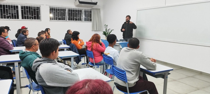 Estudando Profissões: alunos do EJA refletem sobre o futuro e o mundo do trabalho