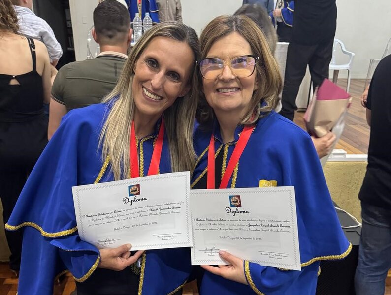 Professoras da URI são diplomadas na Academia Getuliense de Letras