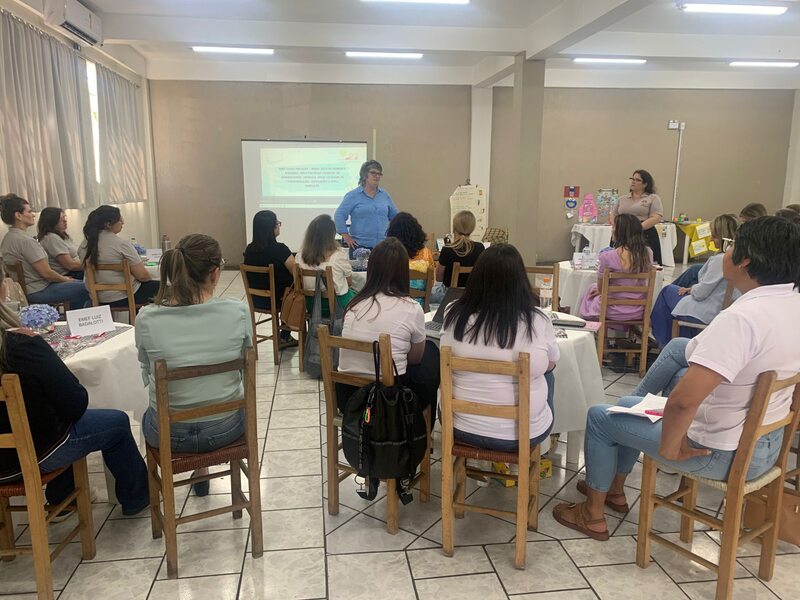 Secretaria Municipal de Educação conclui formação em Alfabetização com seminário de compartilhamento de práticas