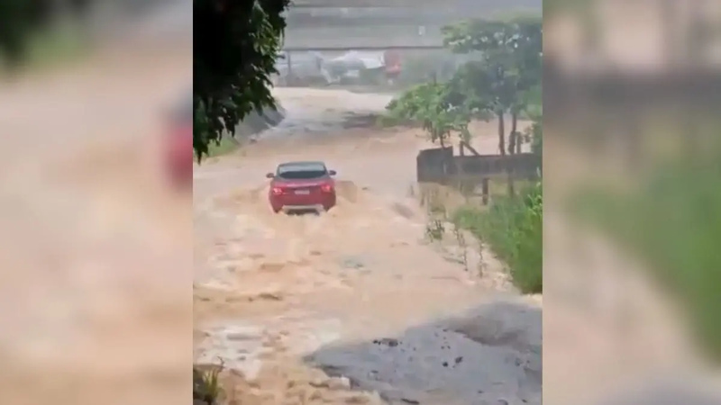 Tragédia em Palhoça: casal e bebê morrem após carro ser arrastado por enxurrada
