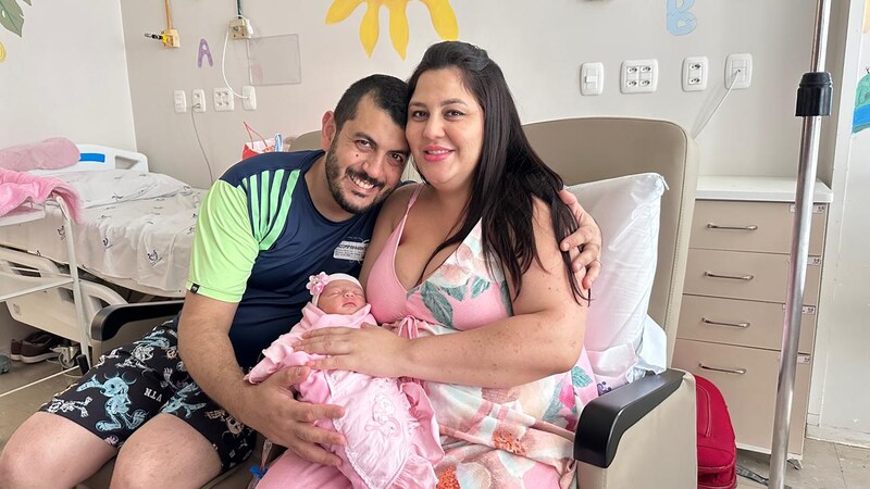 Pequena Alice transforma a virada do ano em momento inesquecível para família
