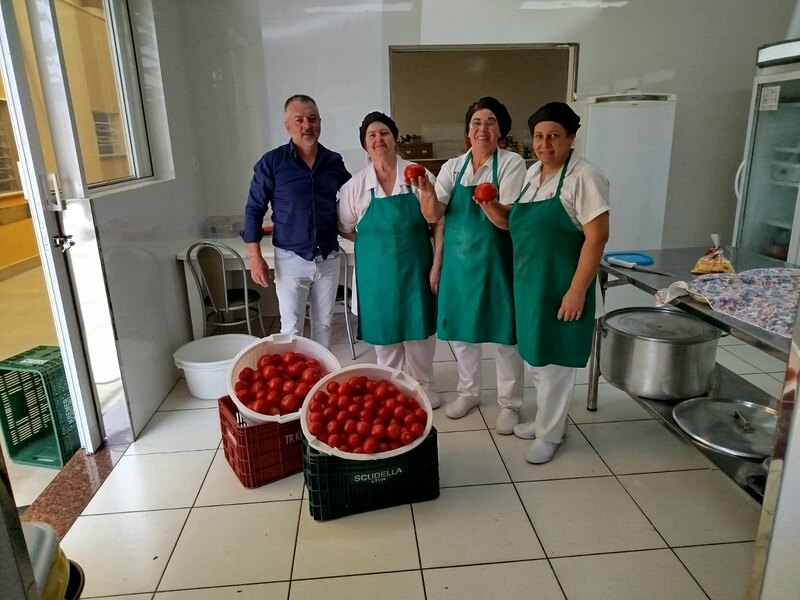 Projeto do Programa Pró-Jovem Rural beneficia entidades com doação de alimentos em Erechim