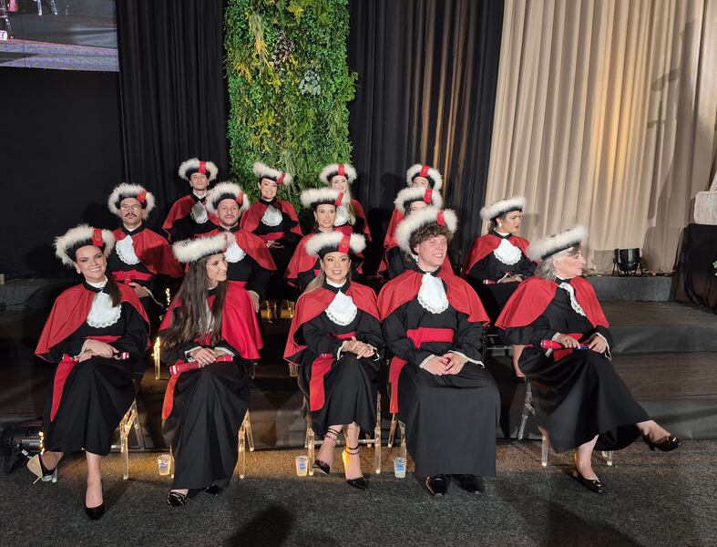 Novos bacharéis em Direito da URI colam grau