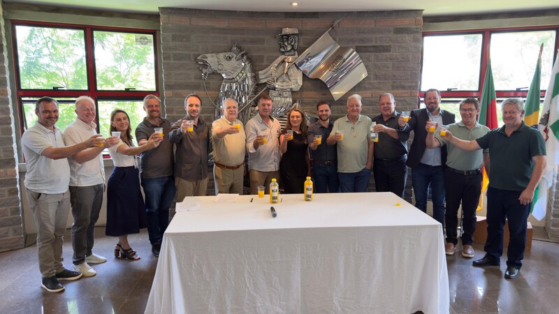 Agricultores da região assinam adesão a programas do Plano Safra RS em ato realizado em Erechim