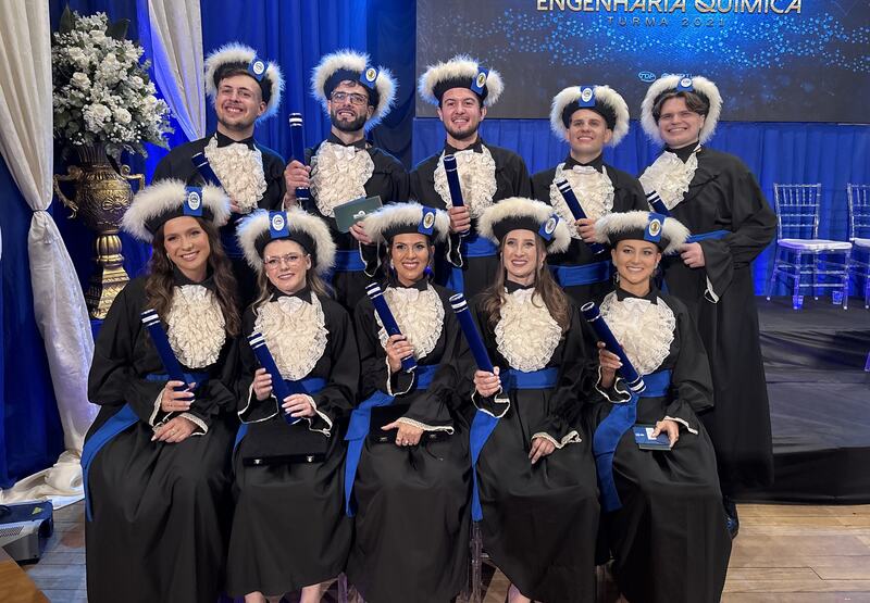 URI Erechim forma novos engenheiros civis e químicos em solenidade no Salão de Atos