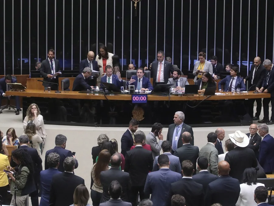 Câmara aprova PL Antifacção e retira mudanças feitas pelo Senado