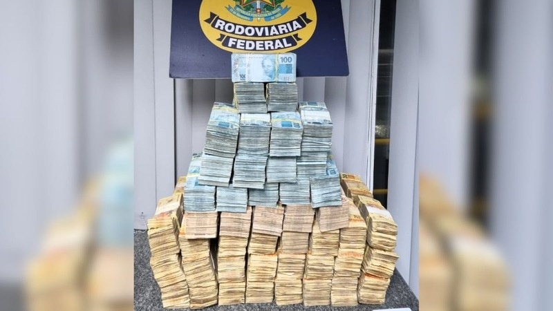 Polícia apreende R$ 2 milhões em dinheiro vivo na BR-101
