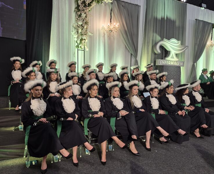 URI Erechim forma 28 novos enfermeiros