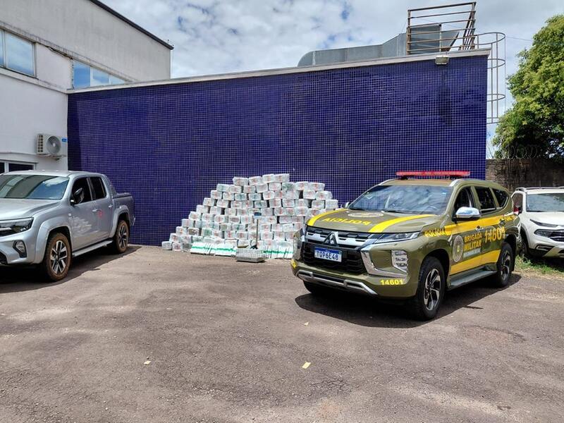Brigada Militar apreende grande carga de maconha e arma no interior de Ernestina