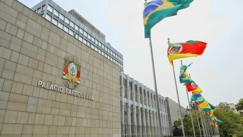 Estado encaminha projeto com reajuste salarial para professores