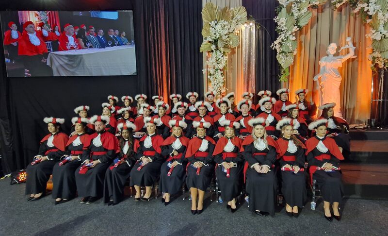 Trinta e cinco acadêmicos colam grau em Direito na URI