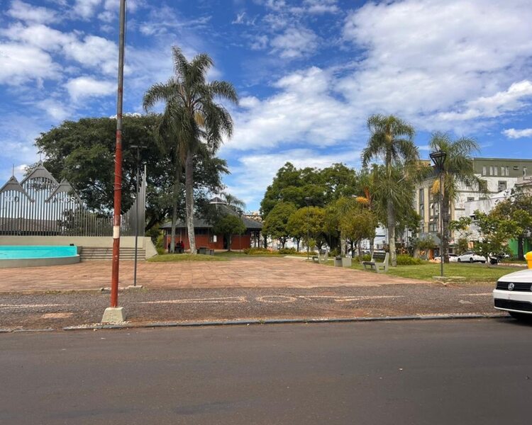 Inscrições para seleção de ponto rotativo de food truck na Praça Júlio de Castilhos encerram nesta sexta-feira