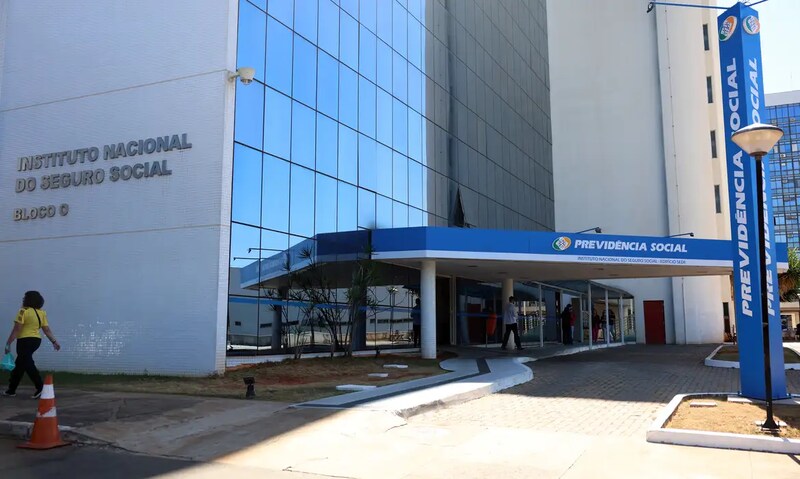 Tese da AGU obriga autor de feminicídio a ressarcir pensão do INSS