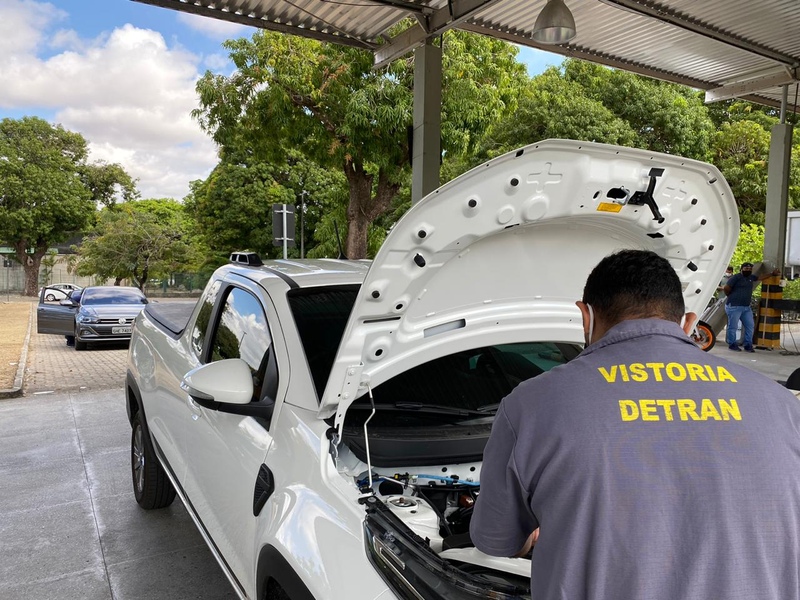 Vistoria veicular entra no debate nacional e motoristas devem redobrar atenção com itens de segurança