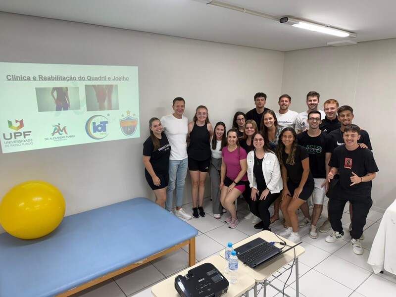 Curso de Fisioterapia da URI promove formação de reabilitação em quadril e joelho
