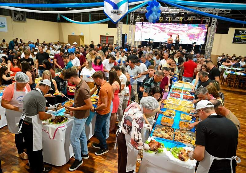 Festa do Frango abre programação de aniversário de Barra do Rio Azul