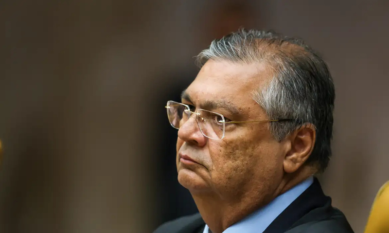 Dino suspende quebra de sigilo de Lulinha na CPMI do INSS