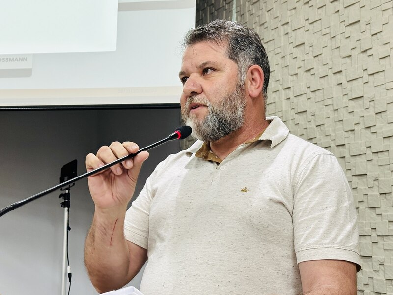 Romildo Pereira da Silva pede lombada na Rua José Duran Abal para reforçar segurança de moradores