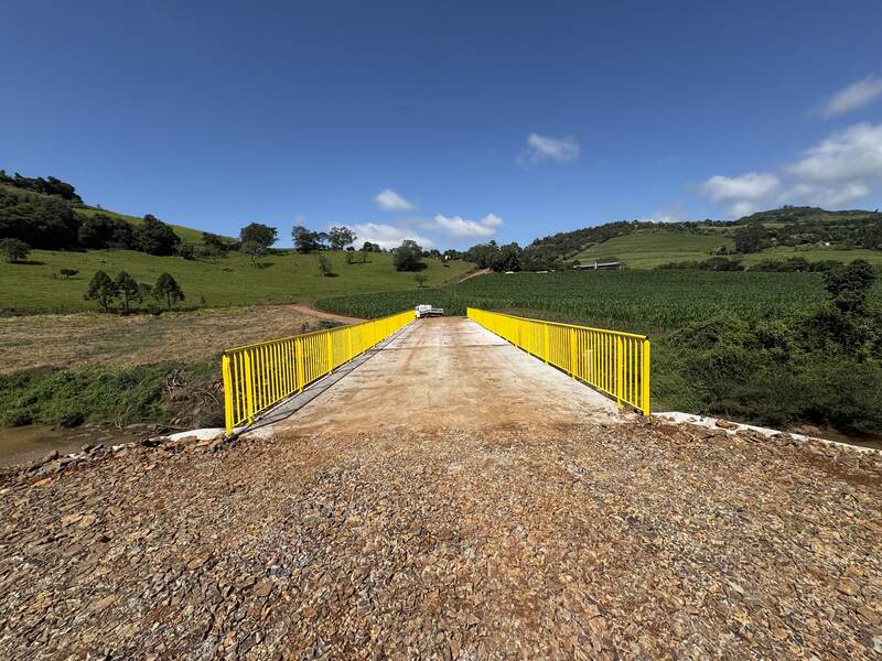 Nova ponte sobre o Rio Paloma é liberada para tráfego em Barra do Rio Azul