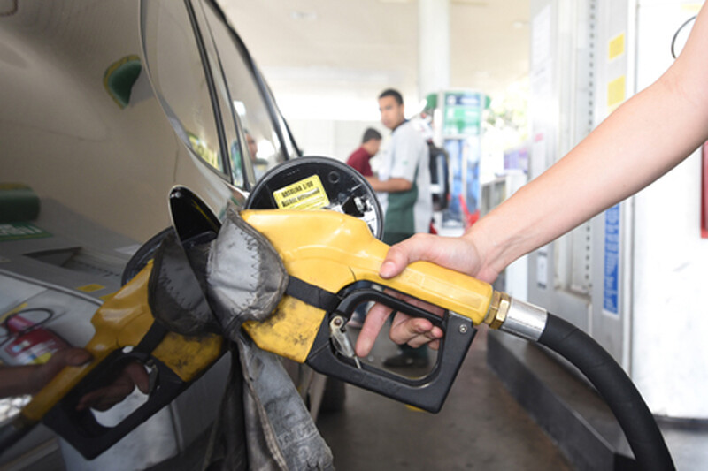 Postos do RS recebem combustível de forma parcial e restringem compras, aponta Sulpetro