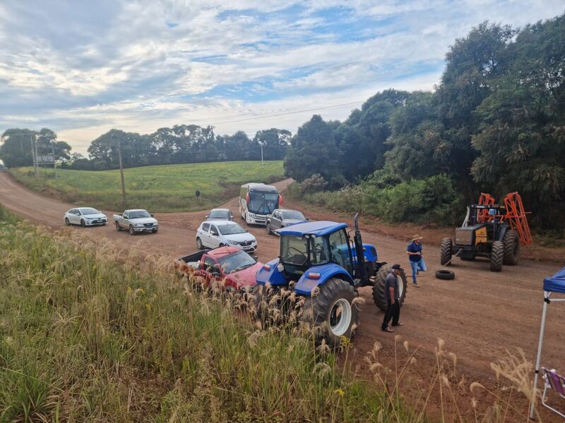 ERS-483: Manifestantes retomam bloqueios em Entre Rios do Sul nesta segunda-feira