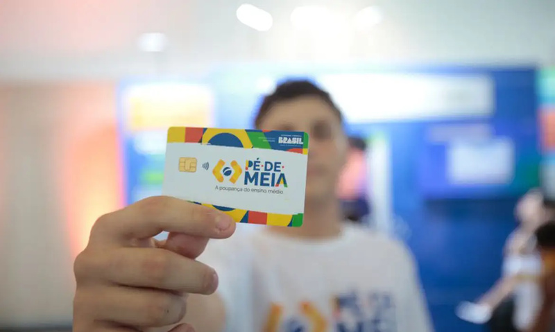 MEC paga novas parcelas do Pé-de-Meia nesta segunda-feira