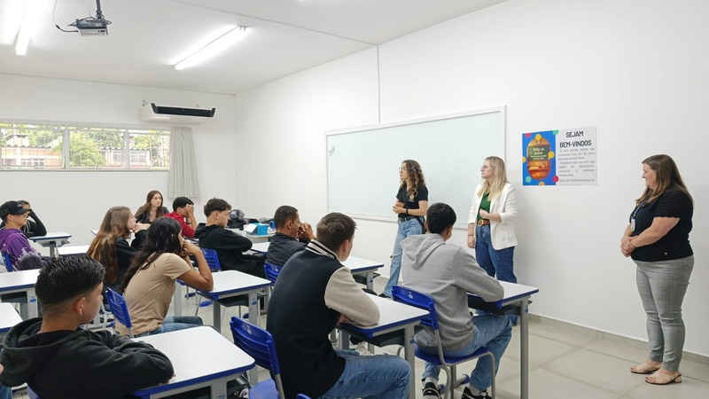 Ação integra estudantes ao Rally de Erechim