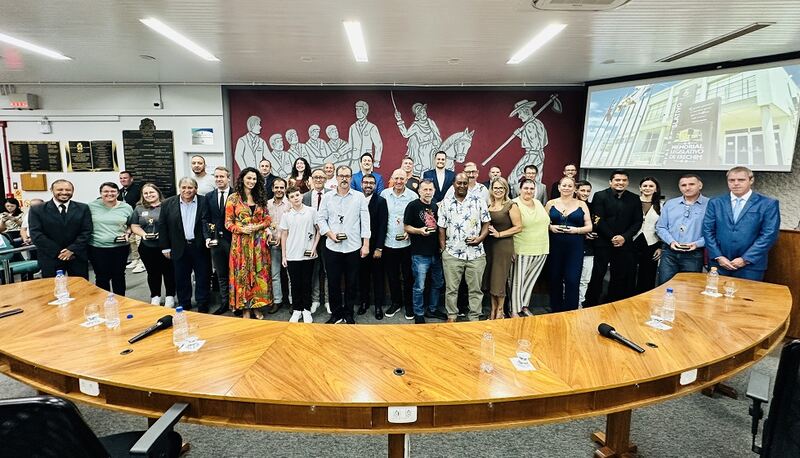 Seis décadas de história inspiram noite de homenagens ao esporte erechinense na Casa Legislativa