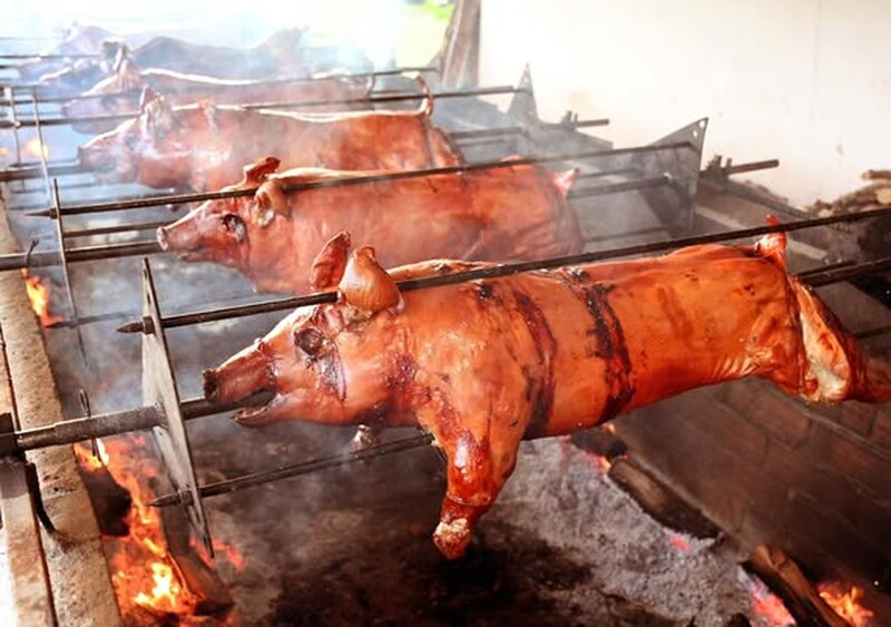 Festa do Porco no Rolete reúne mais de 400 pessoas em Barra do Rio Azul