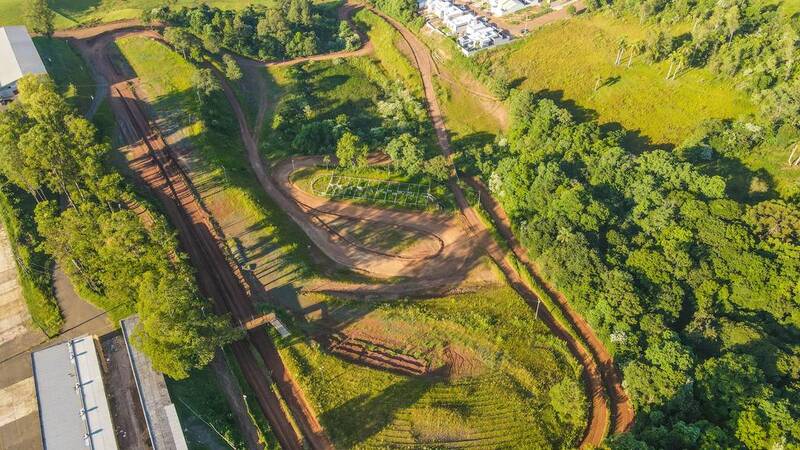 Pista do super prime do Rally de Erechim recebe melhoria