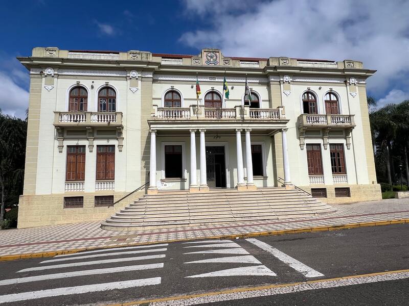 Erechim define funcionamento dos serviços públicos no feriado de Sexta-feira Santa