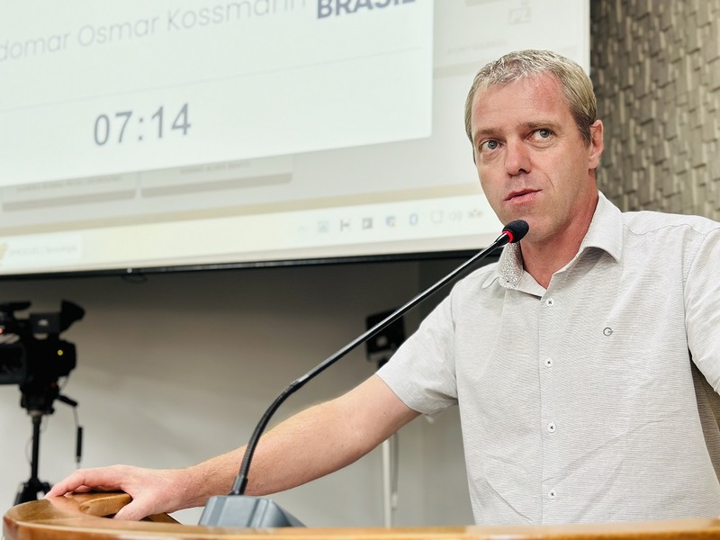 Lindomar Kossmann apresenta pedidos de providências para melhorias viárias nos bairros Cerâmica e Parque Redenção
