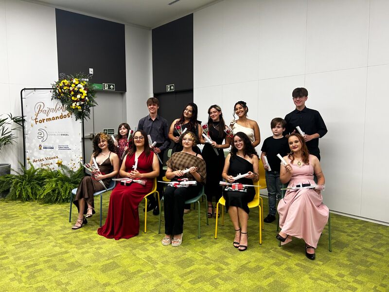 Formatura do Centro de Belas Artes celebra talentos e concluintes dos cursos artísticos em Erechim