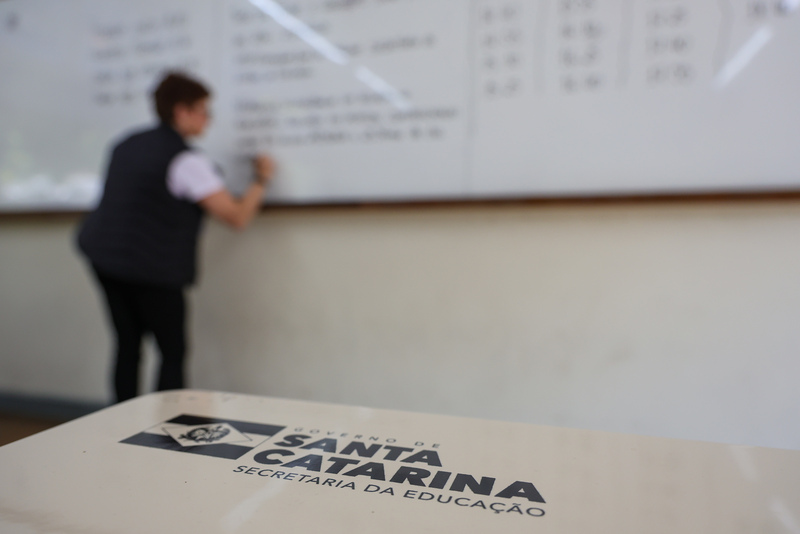 Santa Catarina lança novo concurso público com até 10 mil vagas na Educação
