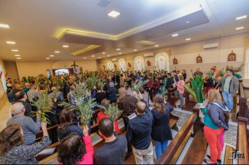 Domingo de Ramos mobiliza fiéis e abre a Semana Santa na Diocese de Erechim