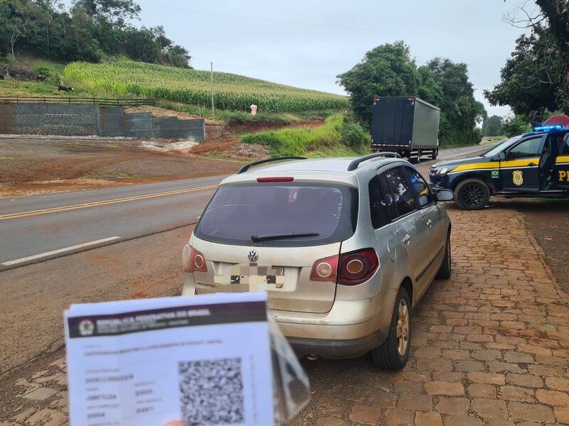 PRF desmascara fraude e prende motorista com documento falso na BR-153