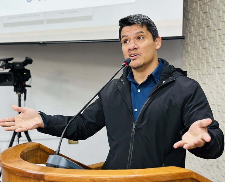 Vereador se posiciona contrário a projetos do Executivo sobre reestruturação e gratificações em Erechim