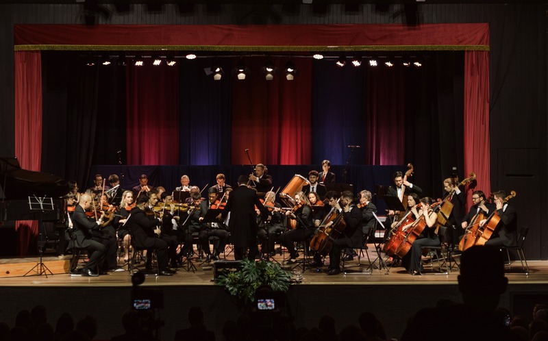Orquestra de Concertos de Erechim realiza concerto didático na Feira do Livro