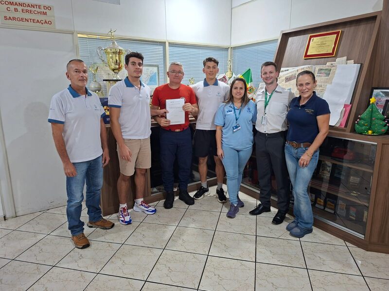 Corpo de Bombeiros recebe relatório de atividades do Programa de Educação Olímpica da URI