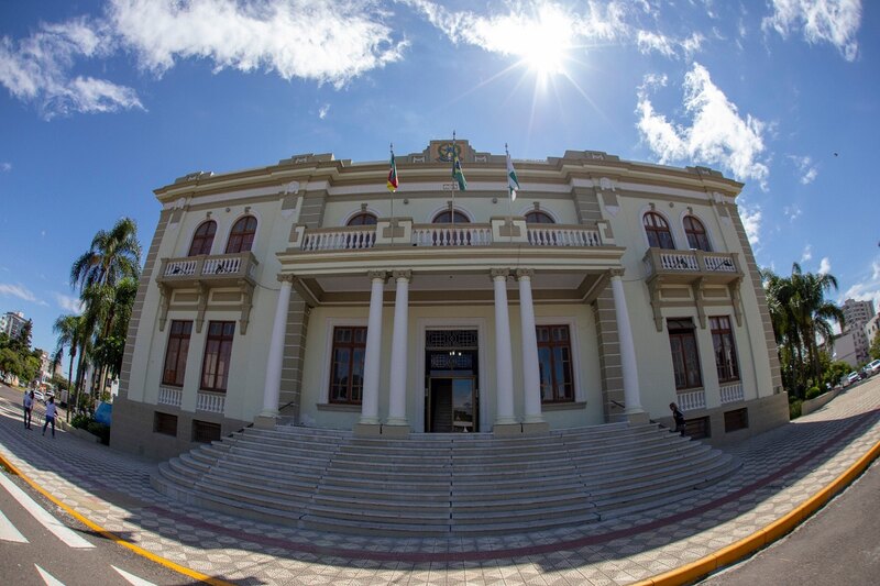 Erechim decreta Ponto Facultativo no dia 20, antecedendo o Feriado de 21 de abril e mantém serviços essenciais